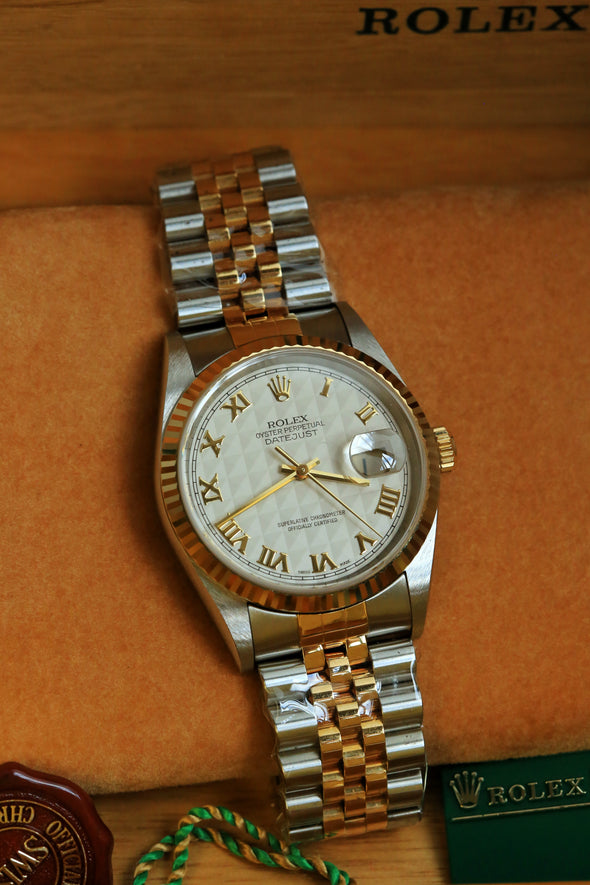 Rolex Oyster Perpetual Datejust Pyramid Dial NOS Full-Set