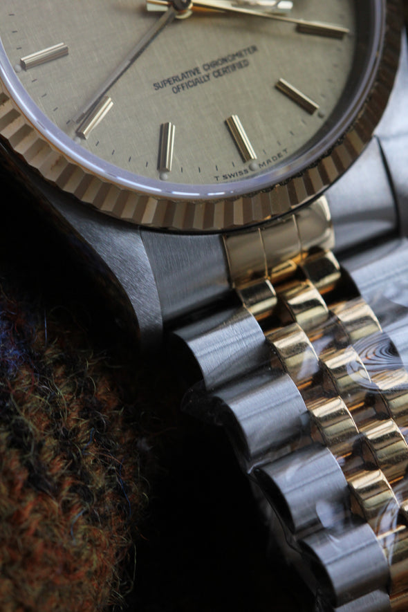 Rolex Oyster Perpetual Datejust 16233 Gold Linen Dial NOS Full-Set
