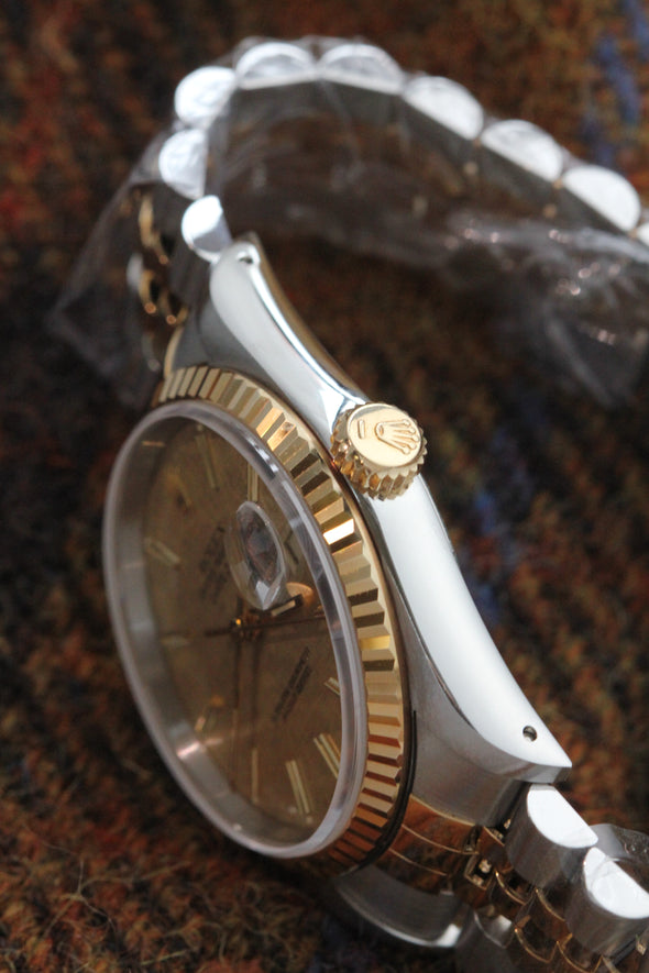 Rolex Oyster Perpetual Datejust 16233 Gold Linen Dial NOS Full-Set