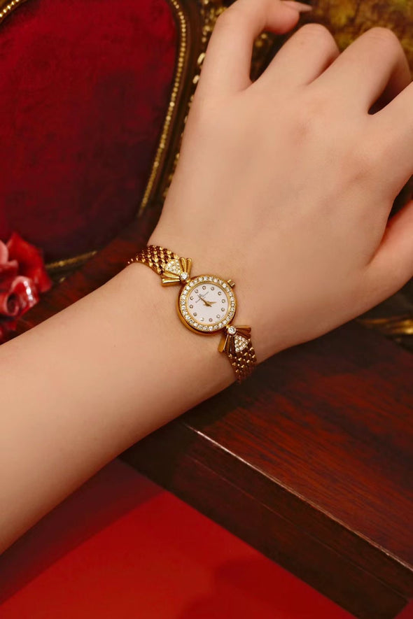 Baume & Mercier 18 Karat Gold Diamond classic Ladies Watch