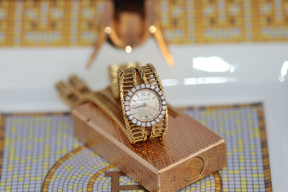 Jeager-LeCoultre 18 Karat Gold vintage ladies bracelet watch Circa 1950s