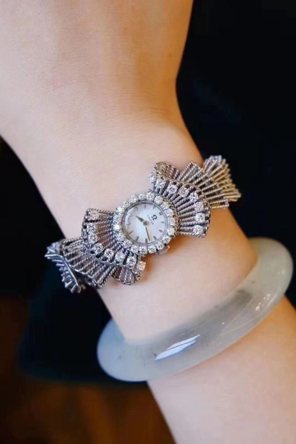 Omega 18 Karat White Gold vintage ladies dress watch Circa 1950s