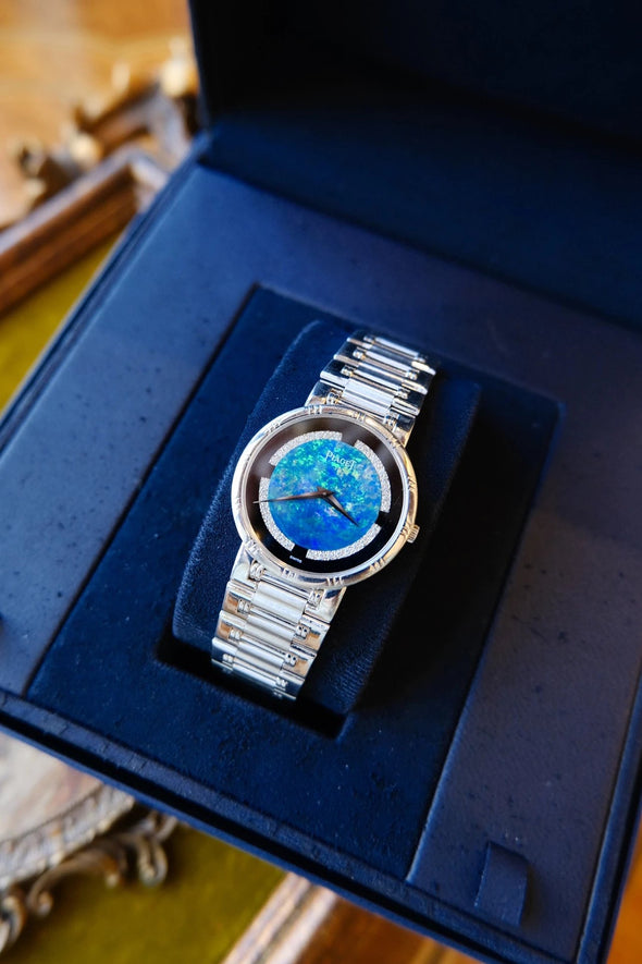 Piaget Opal & Onyx dial 18 Karat White Gold cocktail watch 1980S