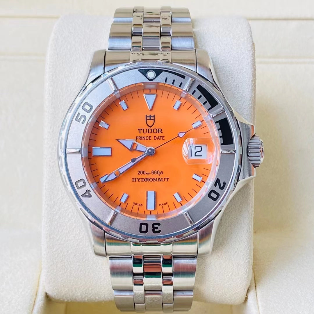 Tudor orange 2025
