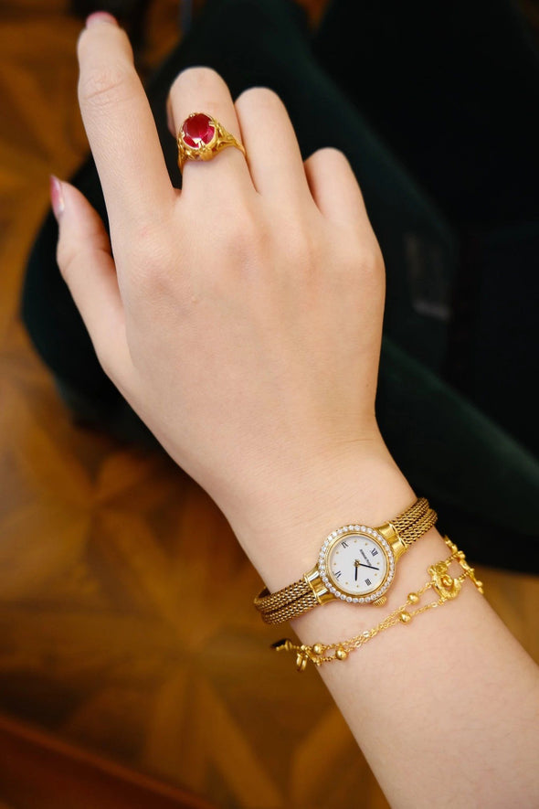 Audemars Piguet 18 Karat Gold white dial ladies watch full-set with original box and paper