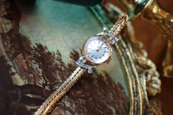 Omega 18 Karat Rose Gold vintage ladies dress watch Circa 1970s