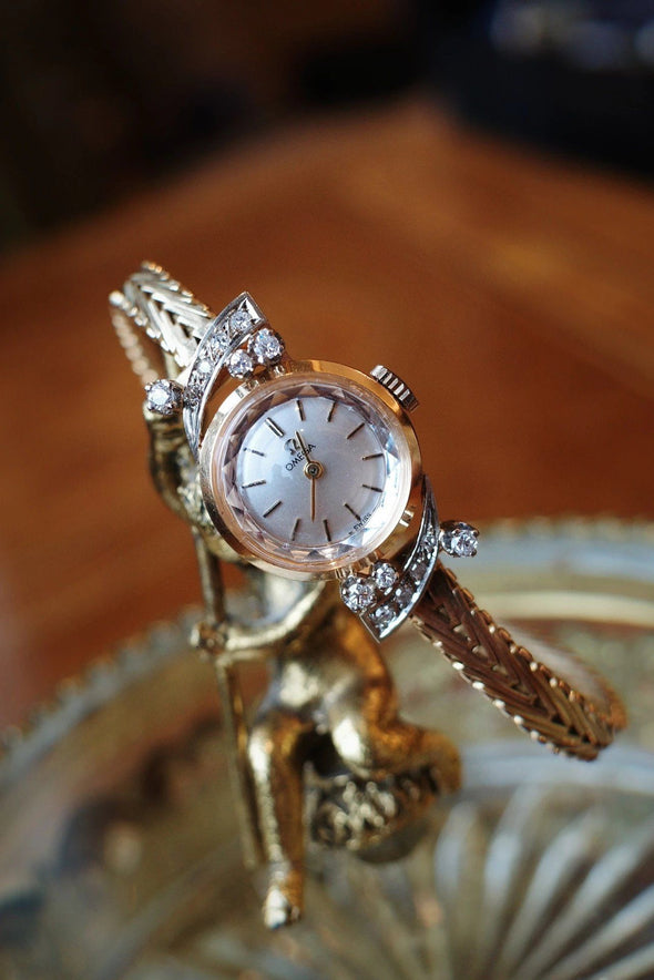 Omega 18 Karat Rose Gold vintage ladies dress watch Circa 1970s
