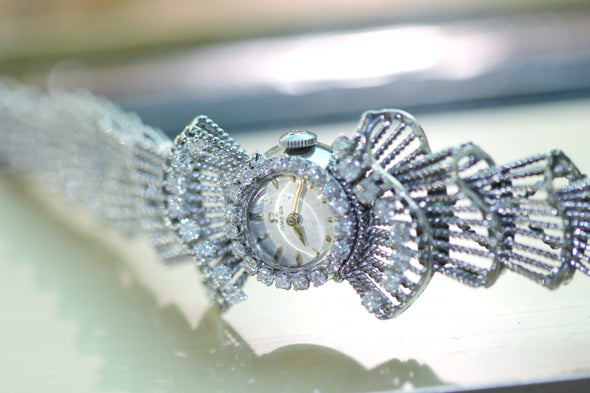 Omega 18 Karat White Gold vintage ladies dress watch Circa 1950s