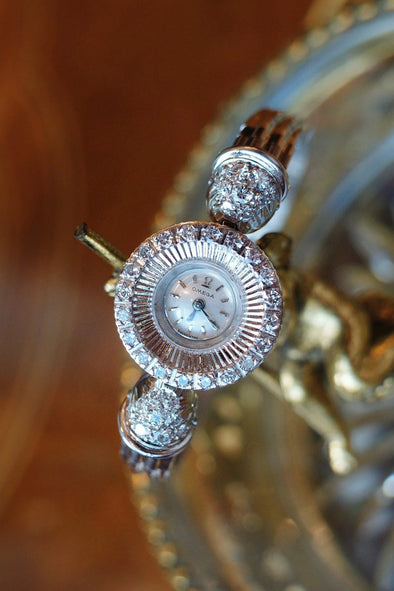 Omega 18 Karat White Gold vintage ladies dress watch Circa 1950s