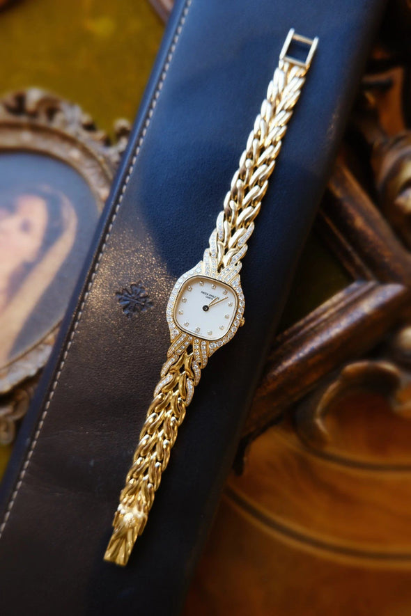 Patek Philippe 18ct gold La Flamme bracelet watch