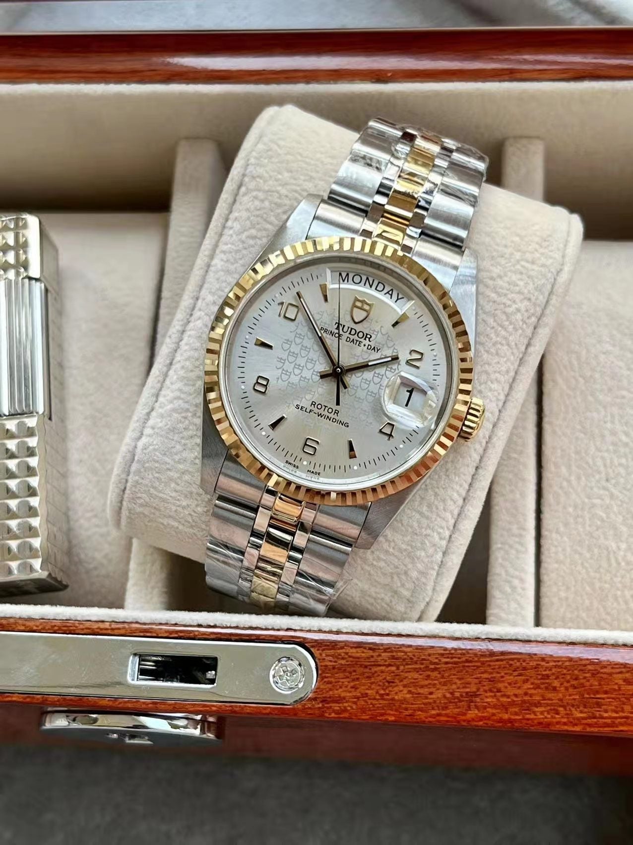Tudor shop 76213 review